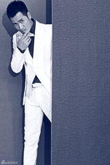 组图：何晟铭蜕变成熟 获奖后迎来事业新高峰