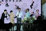 组图：陈龙章龄之完婚 现场亲吻群星道贺