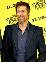 幻灯：皮特东京亮相 《天伦》两女星纵情相拥