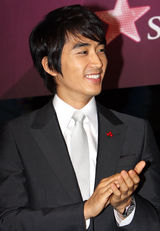 高清组图：宋承宪崔智友rain等出席乐天纪念仪式