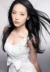 高清图：苗洛依写真甜美婉约 大方接受花瓶称号 