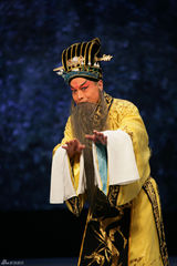 组图：上海京剧院新编历史剧《成败萧何》剧照