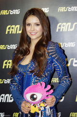 组图：《吸血鬼日记》女主角妮娜杜波夫专访