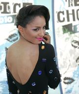 高清组图：卡特琳娜-格兰厄姆桃红艳唇姿态撩人