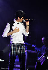 高清图：方大同北京个唱一票难求 翻唱致敬王菲