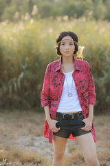 组图：李依玲田园风情写真展独特东方美