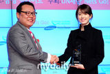 组图：韩国女艺人韩孝珠当选公益机构宣传形象大使