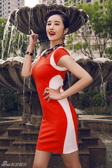 组图：李欣汝登《精品》封面 热情奔放魅力难挡