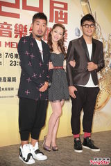 组图：杨千霈自由发挥将主持金曲星光