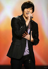 幻灯图：《美国偶像》男生12进10淘汰赛-暗夜星光