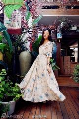 组图：女子酷似杨幂  网友直呼傻傻分不清