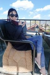 幻灯图：熊乃瑾丽江写真素颜出镜 宛若山水精灵