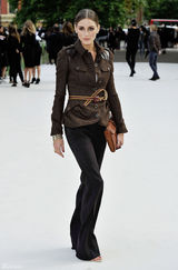 组图：纽约名媛奥利维亚帅气亮相伦敦时装周