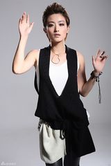 高清组图：徐亚祺写真曝光 黑白灰三色打造个性