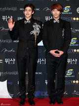 组图：宋允儿李敏贞参加珠宝奖 郑允浩2PM型男本色