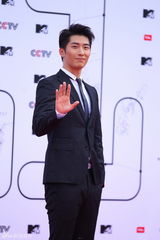 组图：第11届音乐盛典红毯星光熠熠