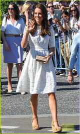 组图：凯特王妃赴复活节展会 一袭白裙仙气十足