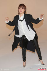 组图：陈慧娴为个唱积极瘦身 欲塑造性感形象