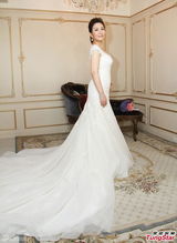 组图：张秀卿梅开二度拍婚纱 力拼明年生子