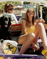 高清组图：超模安娜-维亚利茨娜海滩写真露半球