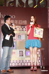 组图：徐子淇疑似走光引媒体狂拍