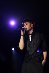 组图：潘玮柏上海巡演 劲歌热舞尽情释放