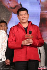 组图：《铁狮玉玲珑》首映邱黎宽站台高喊票房