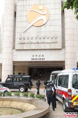 组图：新剧《飞虎II》开工 马德钟拍戏不忘耍帅