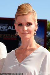 组图：《警官之妻》首映 双胞胎小萌娃亮相抢镜