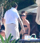 组图：LadyGaga巴西度假比基尼秀凹凸身材