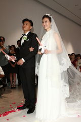 组图：纪文蕙大婚性感露半球 曾之乔杨佑宁也想婚