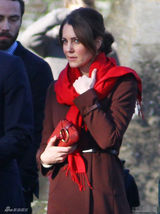 组图：凯特王妃亮相圣诞活动 怀孕后不忘踩高跟鞋