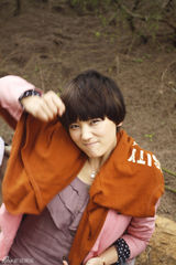 组图：曹曦文海边随拍曝光 时而清纯时而调皮