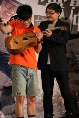 组图：卢广仲退伍复出 变发增肌三月开唱