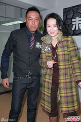 组图：黄芷晴望母亲节前出院 姜皓文慰问黄日华