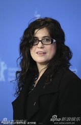 高清：竞赛片《奖励》发布会 导演宝拉携众演员到场