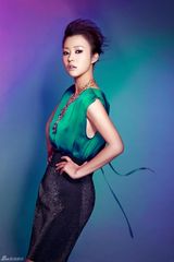 高清组图： 郝蕾时尚写真将风格坚持到底 