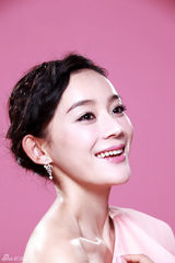 组图：袁姗姗时尚大片粉色甜美风