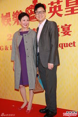 组图：谢霆锋出席英皇春茗 姗姗来迟拒受访