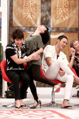 高清图：《艋舺》剧组上康熙 赵又廷阮经天玩亲嘴