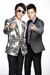 组图：羽泉北京将开圣诞演唱会 写真曝光