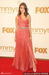 组图：63届艾美奖红毯 童星萨拉-海兰德美人初长成