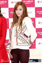 组图：少女时代清新亮相签名会 可爱萌表情多