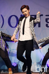 组图：M.pire朴玄彬亮相某化妆品品牌展望会