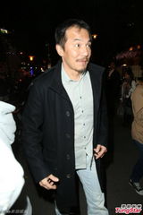 组图：陆川戴立忍曾宝仪等现身张震婚礼