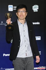 组图：周渝民金钟终获视帝 李李仁获奖陶子泪奔