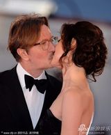 组图：《锅匠》首映 科林费斯加里奥德曼携妻亮相