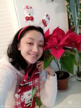 组图：众星欢乐庆圣诞 Angela可爱林志玲性感