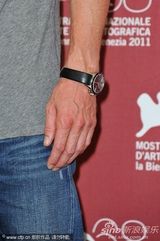 组图：《羞耻》发布会 迈克尔·法斯宾德休闲亮相