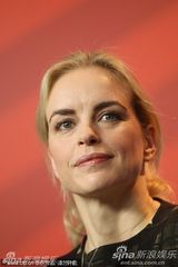 高清组图：柏林评审团成员发布会 小金熊奖杯闪耀